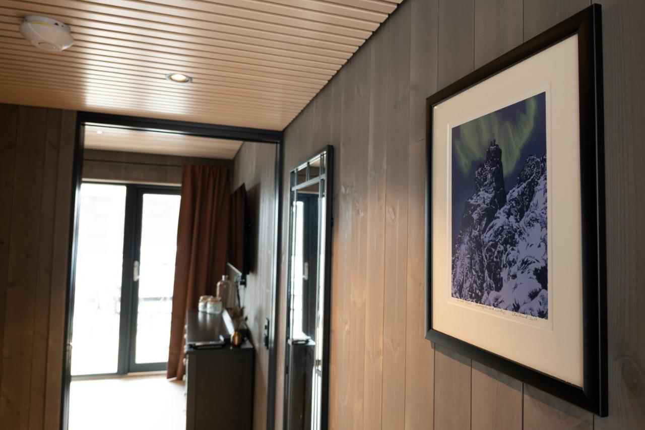 Modern Apartment In Henningsvaer Bagian luar foto